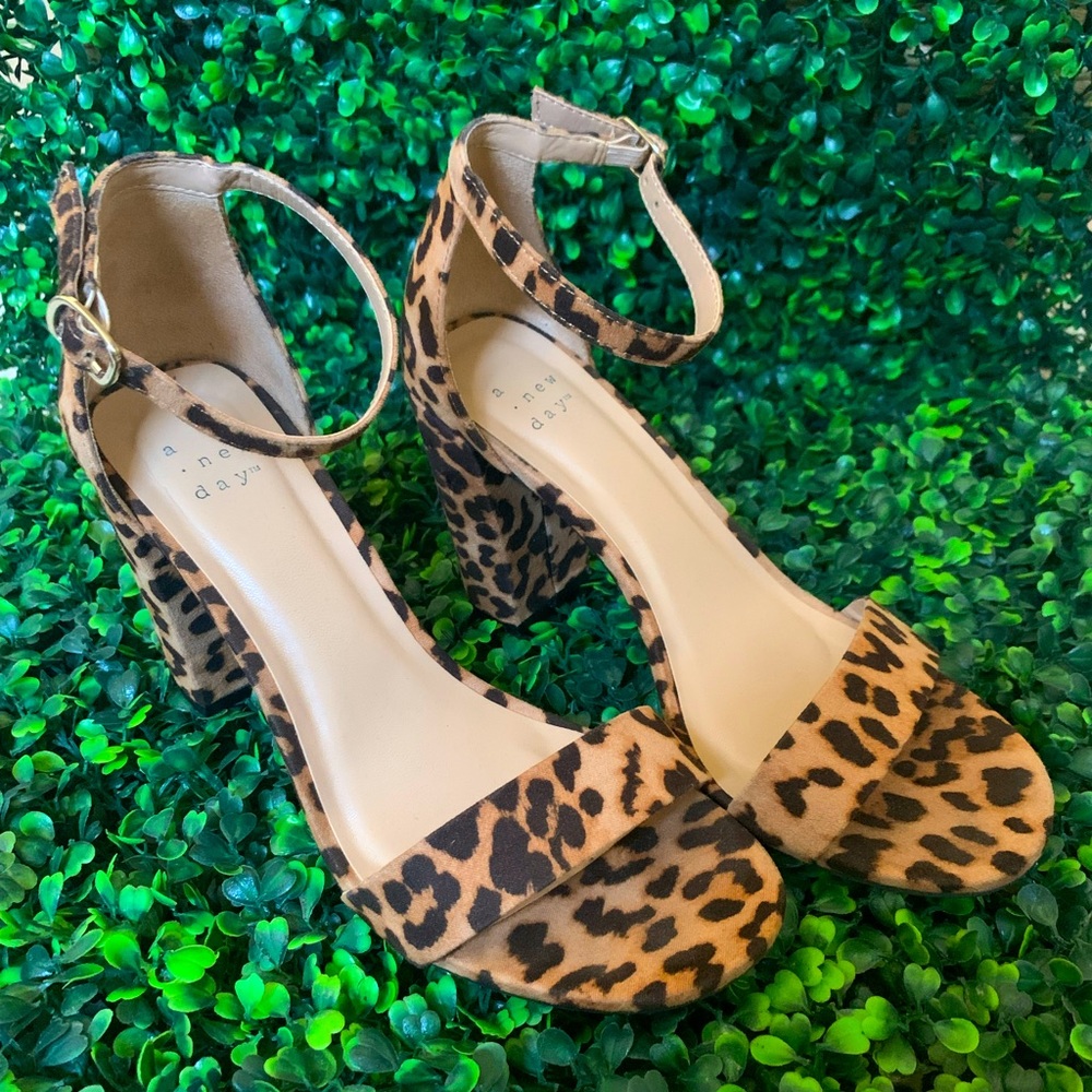 A new day Cheetah heels with strap women’s size 6.5